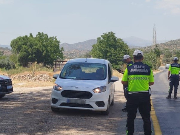 Aydın’da jandarma ekiplerinden ’huzur ve güven’ uygulaması