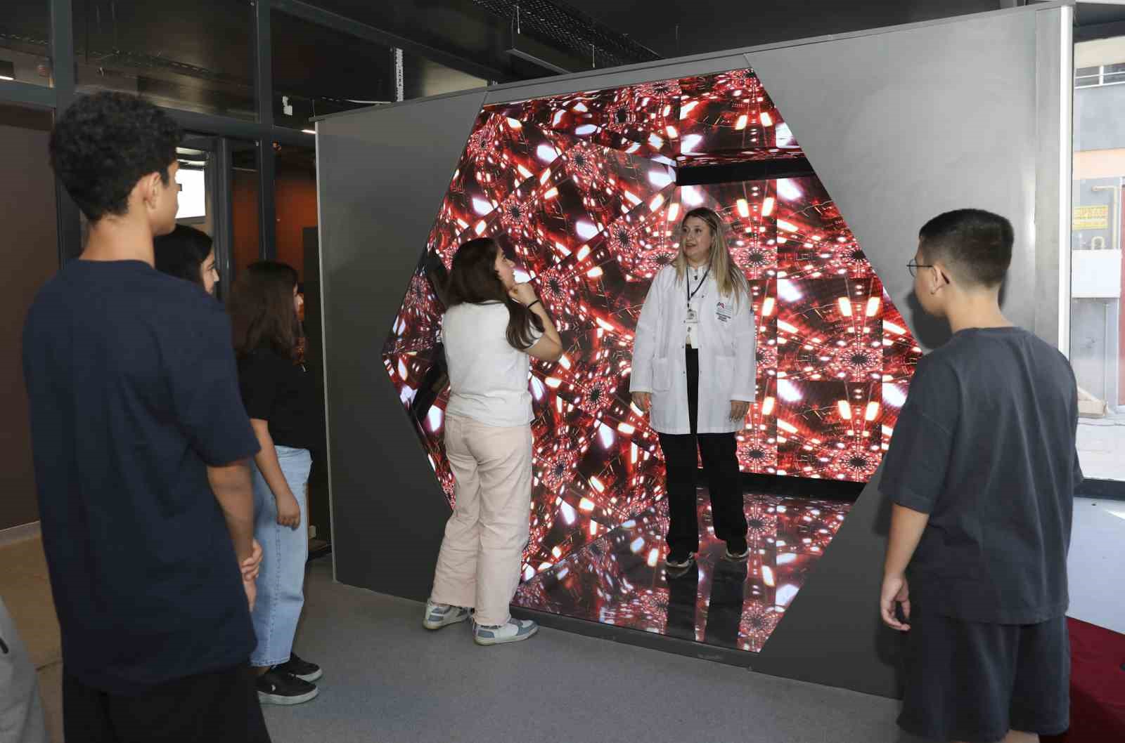 Mersin’de ’Aratos Matematik Evi’ne yoğun ilgi
