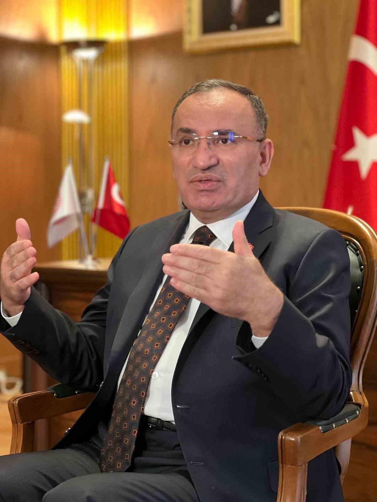 TBMM Başkanvekili Bozdağ, 15 Temmuz gecesi Meclis’te yaşananları anlattı
