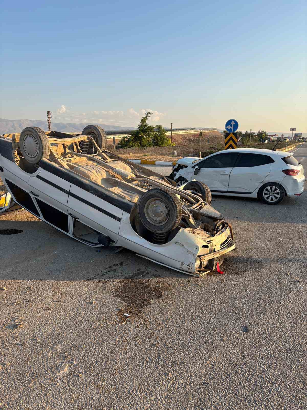 Ereğli’de otomobiller çarpıştı: 3 yaralı