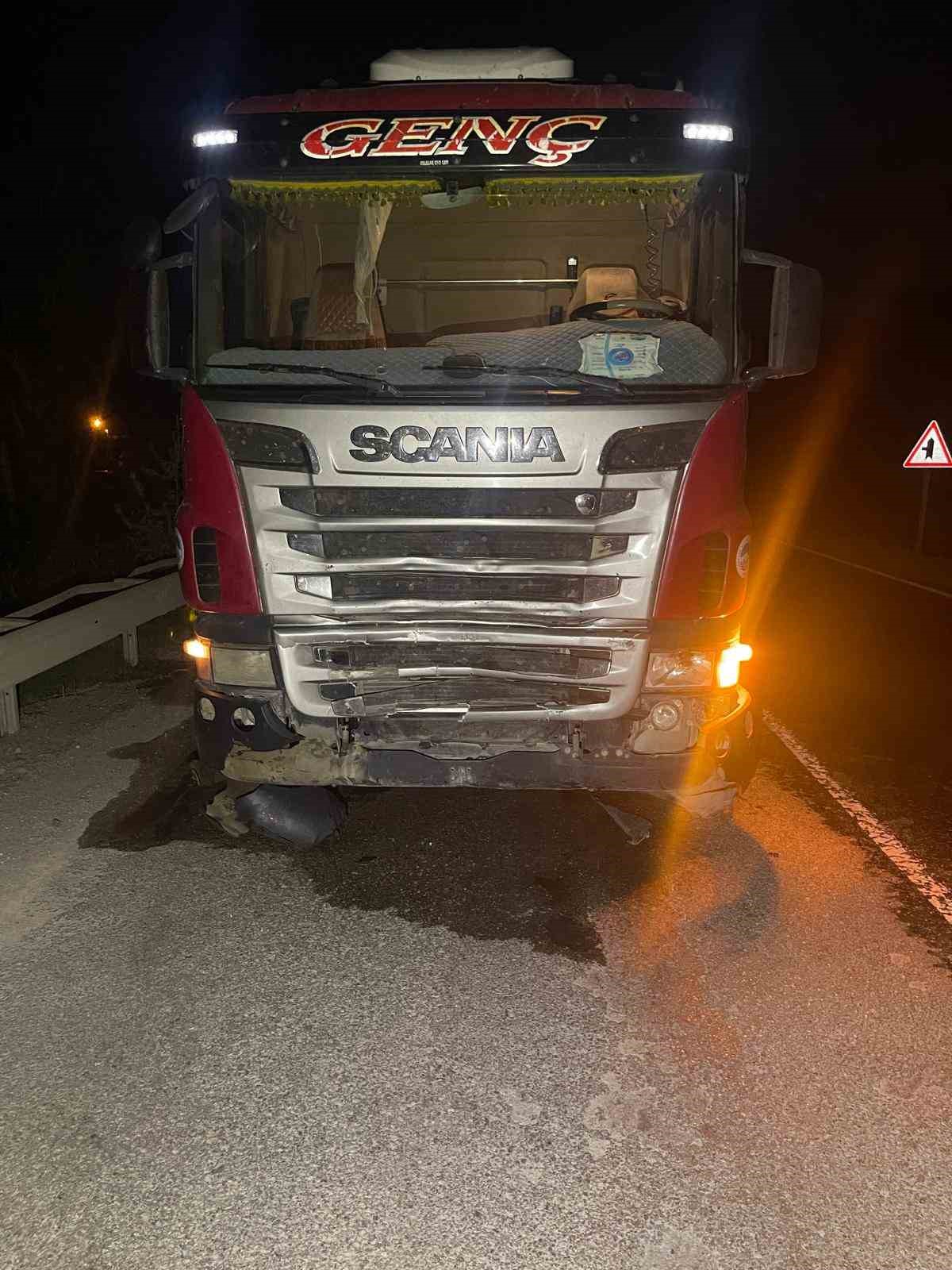 Ankara&rsquo;da &ccedil;ekici ile &ccedil;arpışan motosiklet s&uuml;r&uuml;c&uuml;s&uuml; &ouml;ld&uuml;, yolcu ağır yaralı
