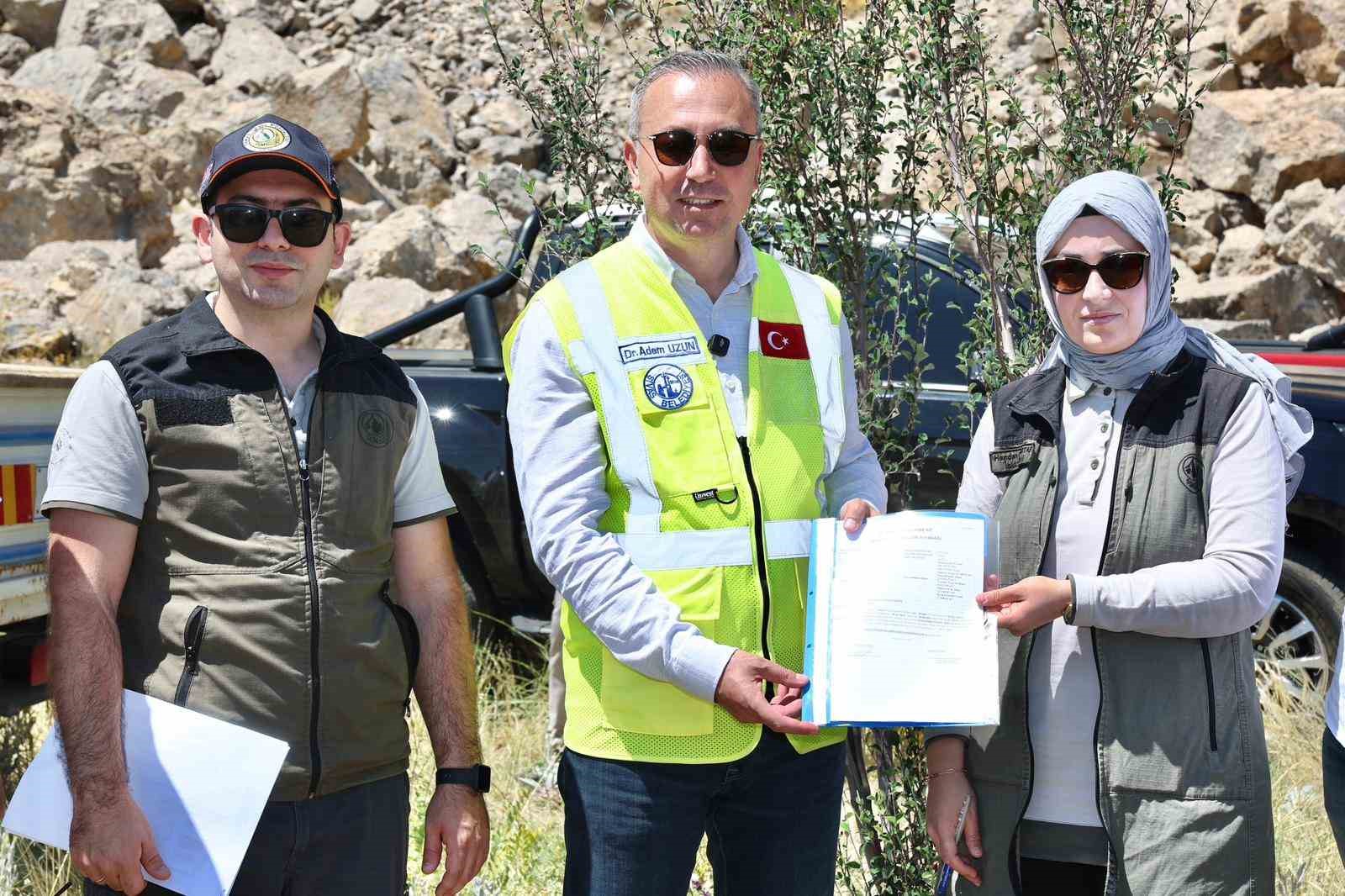 Tecer taş ocağı 25 yıl sonra faaliyetlerine başladı
