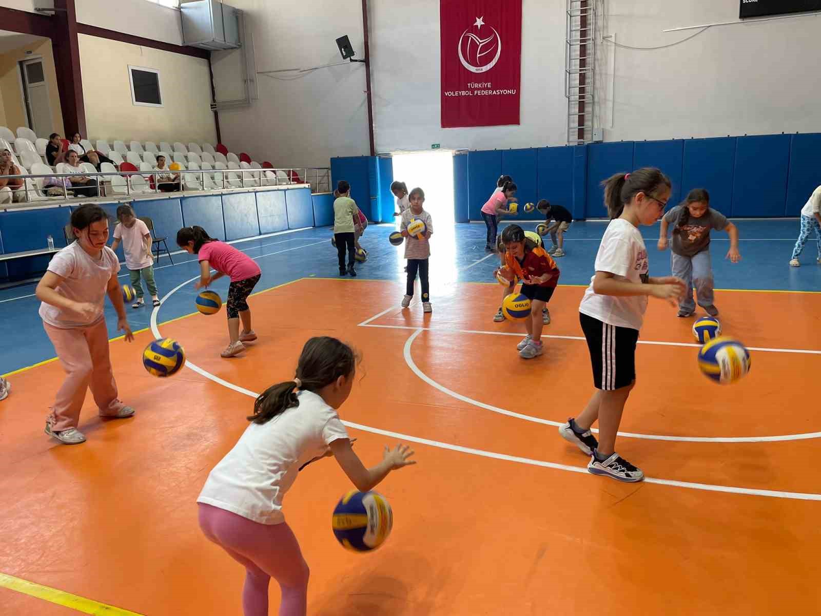 Develi&rsquo;de Yaz Spor Okulları&rsquo;na yoğun katılım
