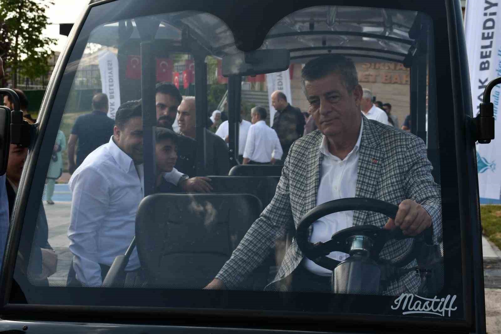 Şırnak Millet Bah&ccedil;esi vatandaşların kullanımına a&ccedil;ıldı
