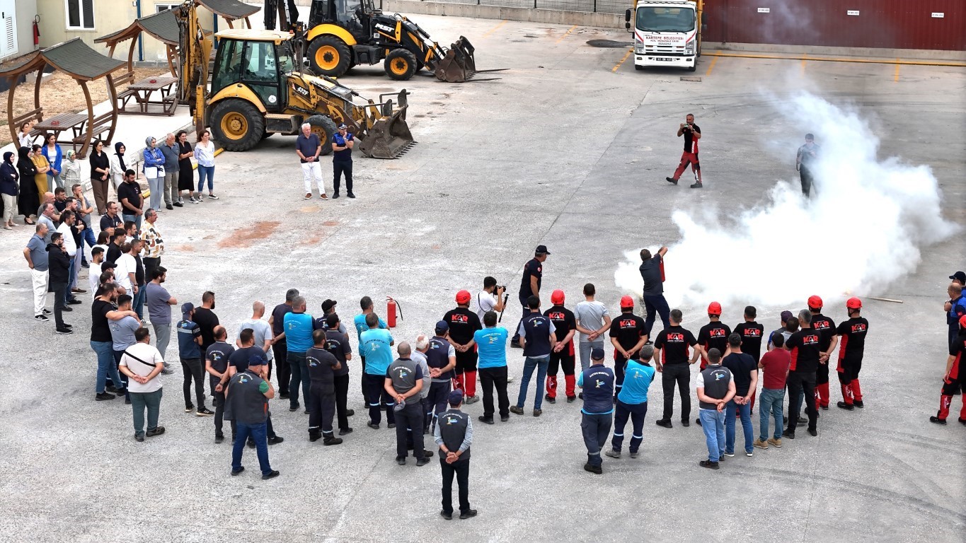 Kartepe Belediyesi&rsquo;nde yangın tatbikatı
