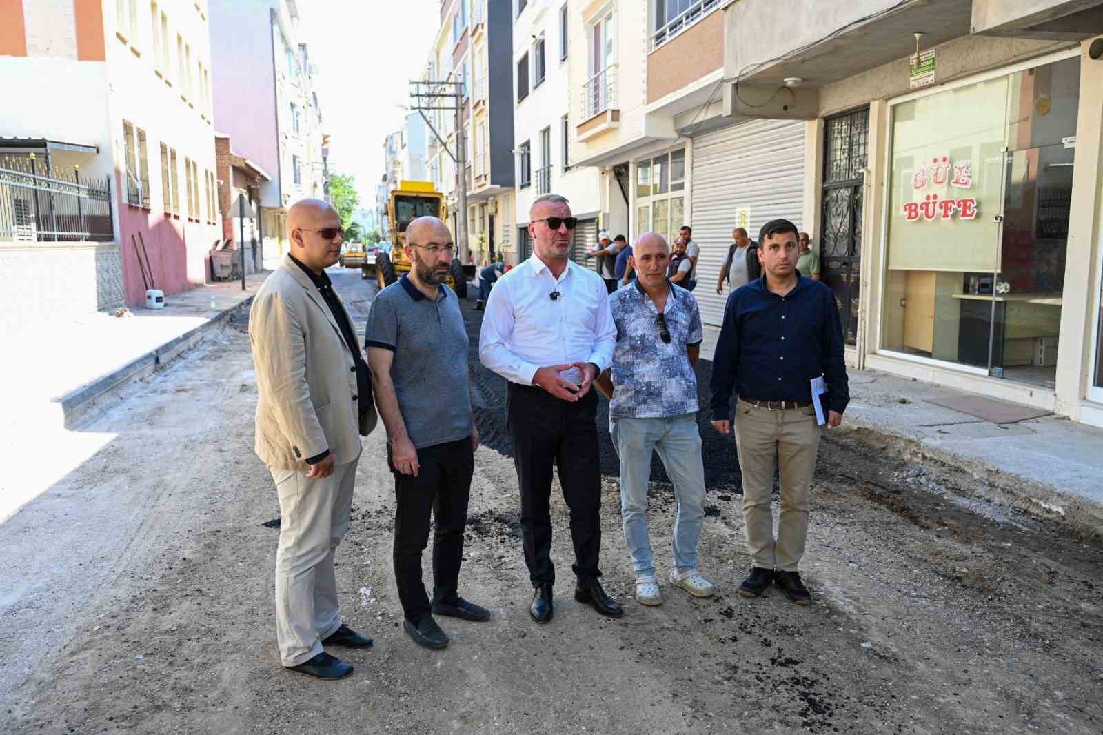 Karacabey&rsquo;de asfalt seferberliği Selimiye Mahallesi&rsquo;nden başladı
