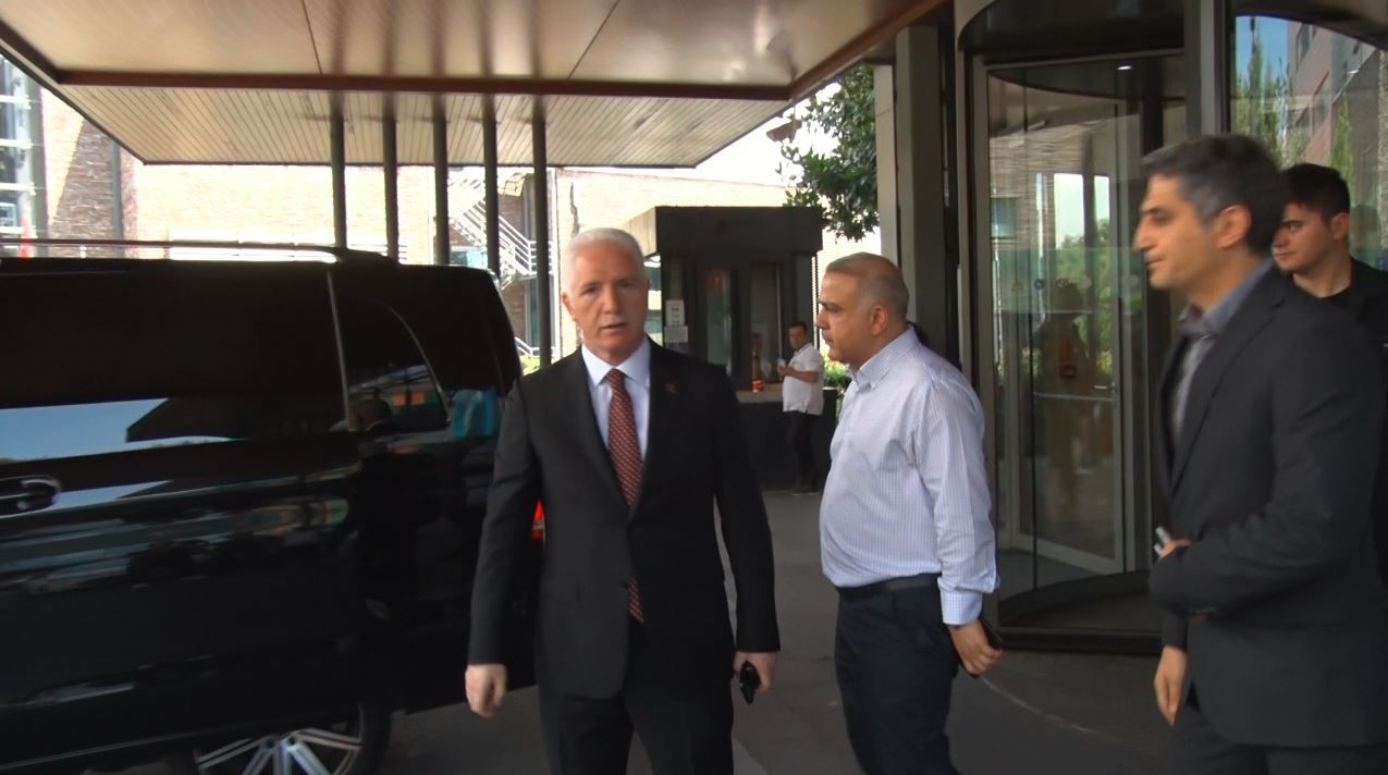 İstanbul Valisi Gül’den hayatını kaybeden Cumhurbaşkanı Başdanışmanı Bulut’un ailesine taziye ziyareti