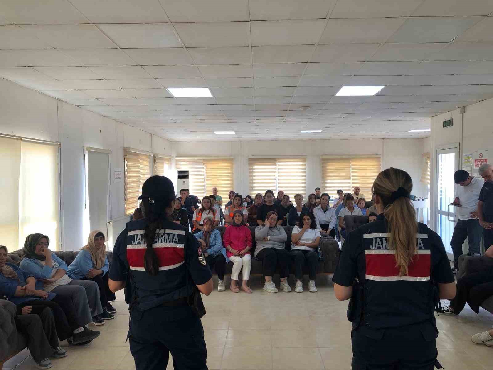 Jandarmadan kadınlara KADES eğitimi