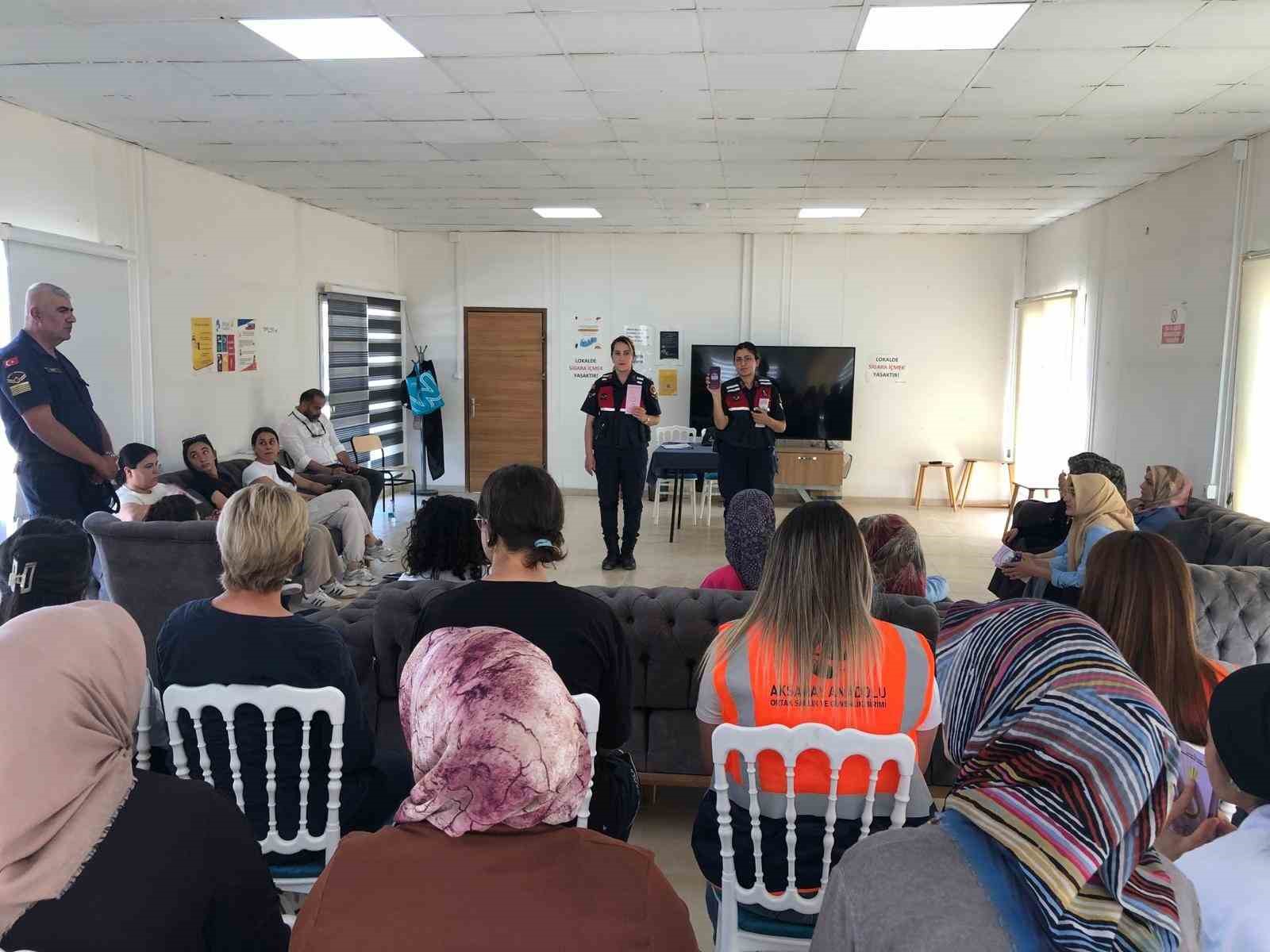 Jandarmadan kadınlara KADES eğitimi
