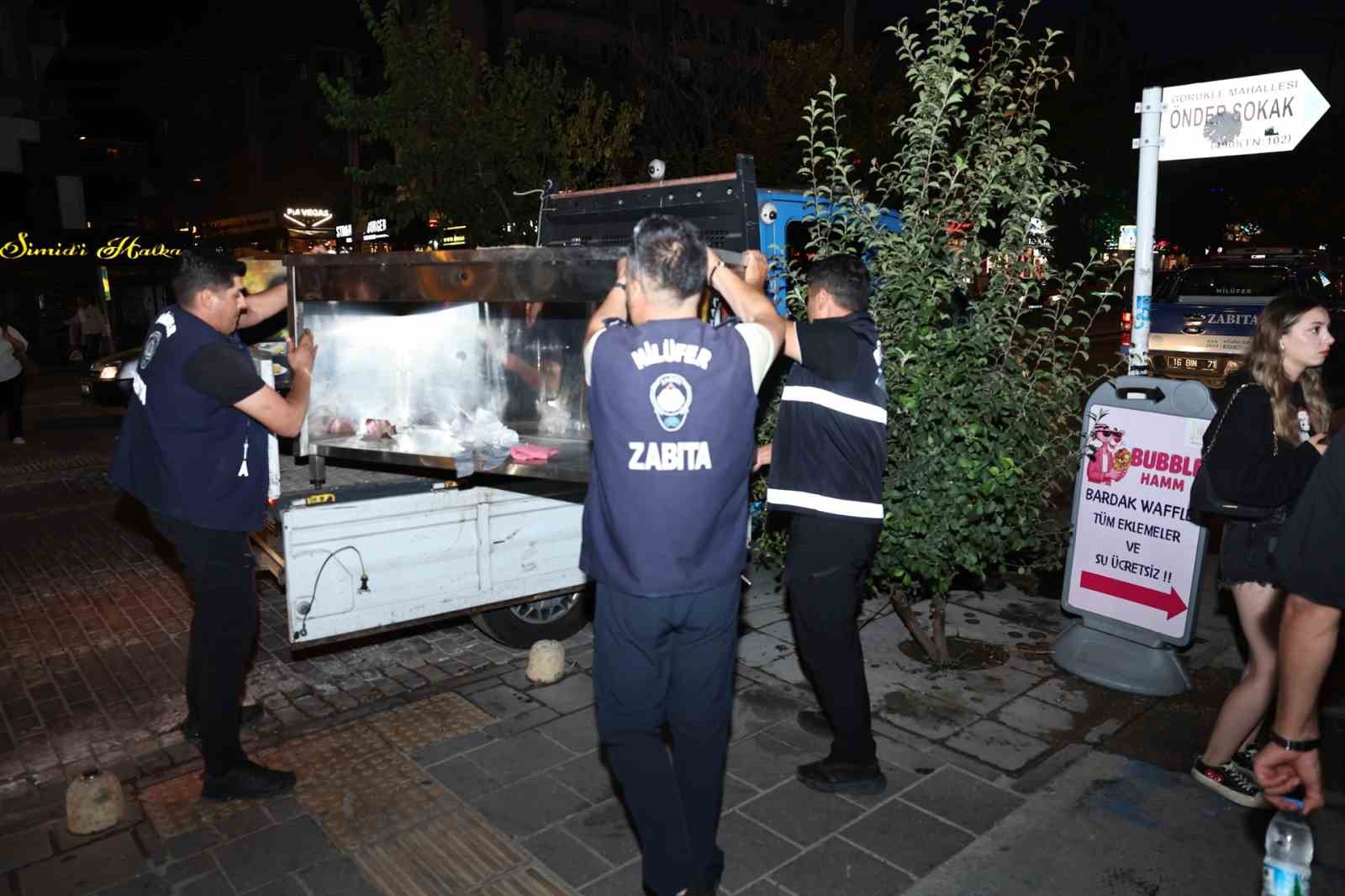 Nil&uuml;fer&rsquo;de seyyar satıcı operasyonu
