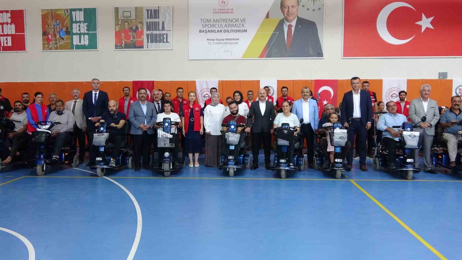 Adyamanda 41 akl sandalye depremzede vatandalara teslim edildi

