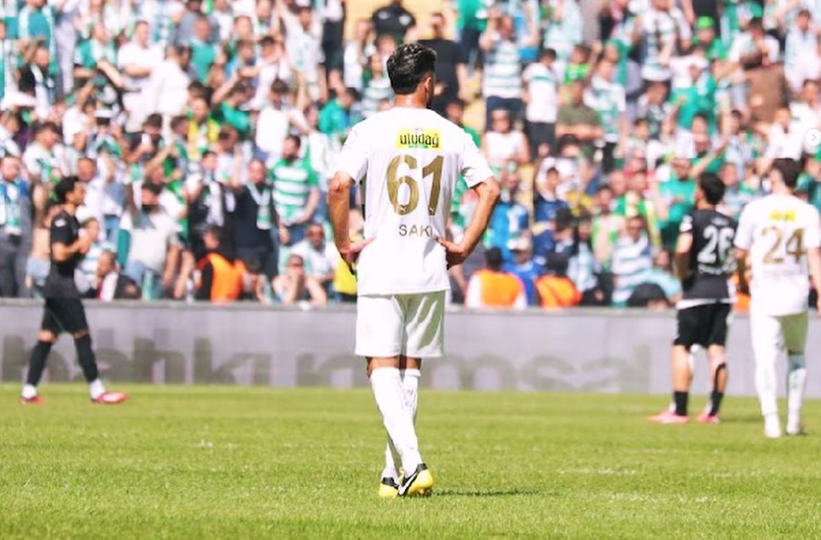 Bursaspor&rsquo;da Furkan Özyapı ve Abdullah Tazgel ile yollar ayrıldı