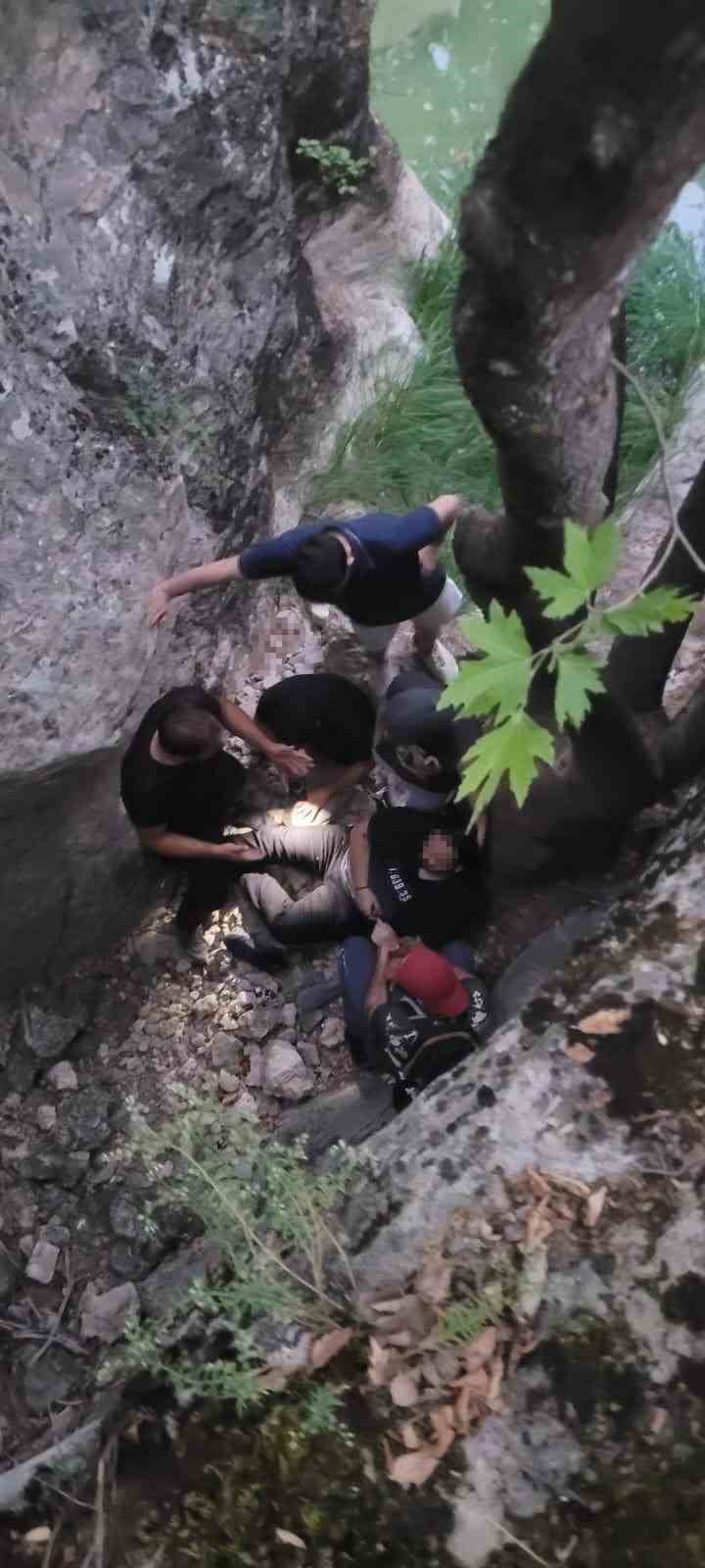 Kanyonda yaptıkları piknik pahalıya patladı
