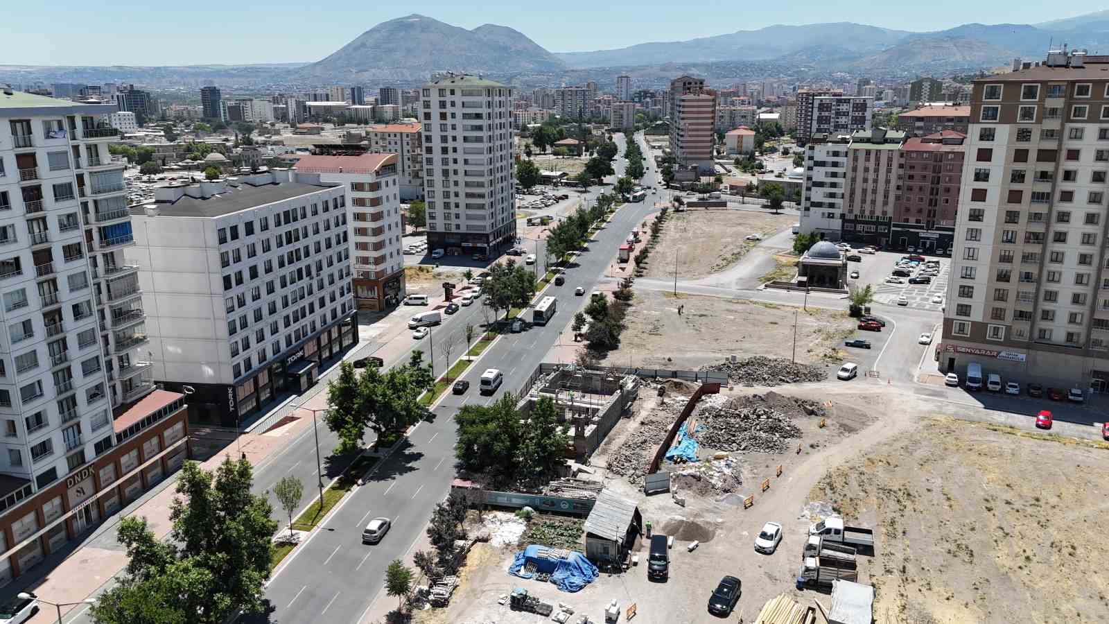 Başkan Büyükkılıç, Tasmakıran Camii’ndeki restorasyon çalışmalarını inceledi