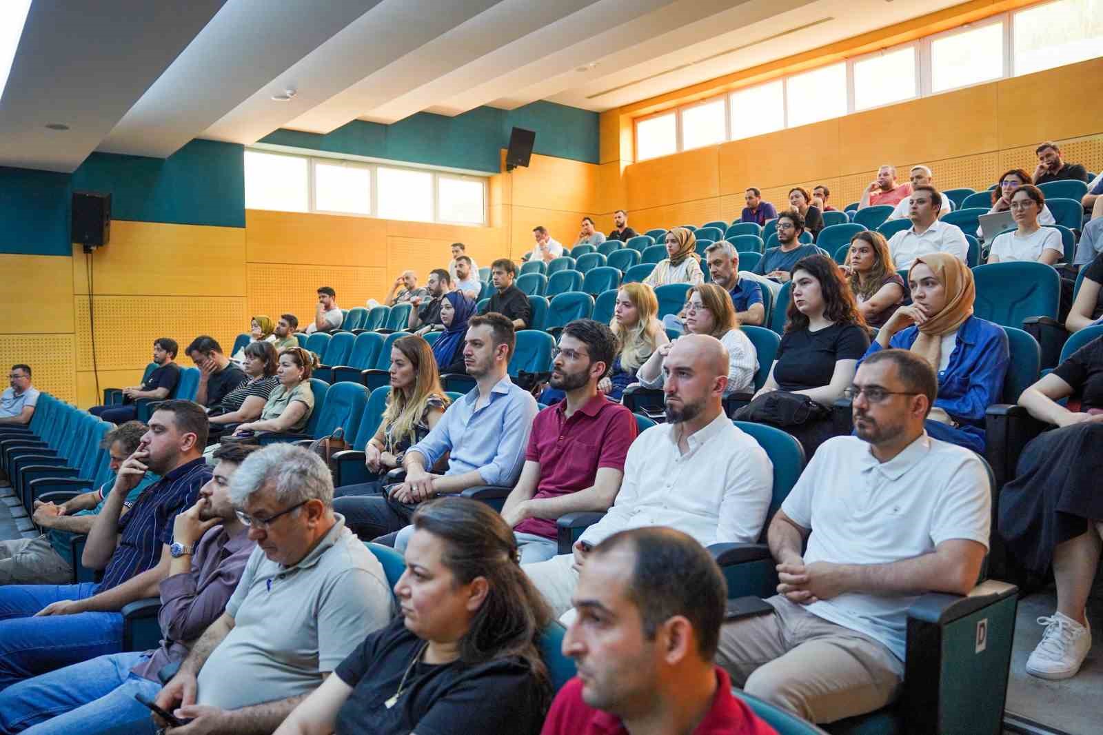 SAÜ’de TÜBİTAK bursları ve yurt dışı akademik deneyimleri ele alındı