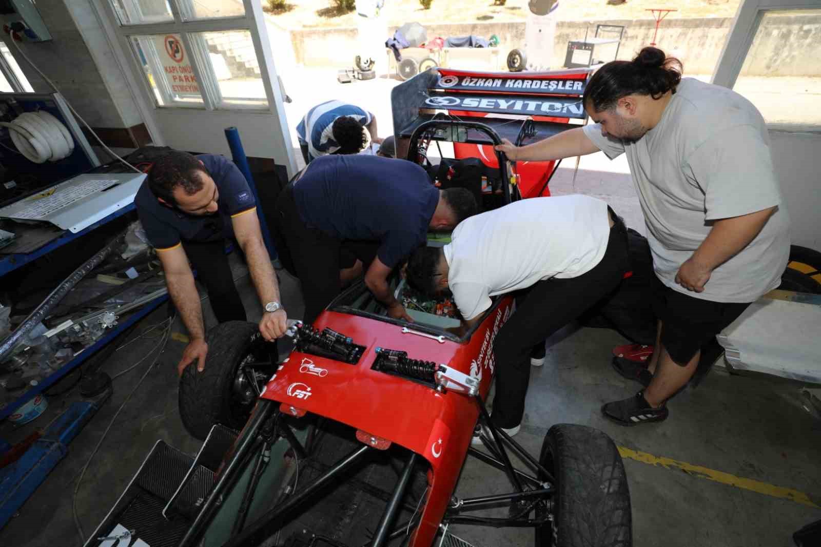 SUB&Uuml; &ouml;ğrencileri İsvi&ccedil;re&rsquo;de &uuml;lkemizi temsil edecek
