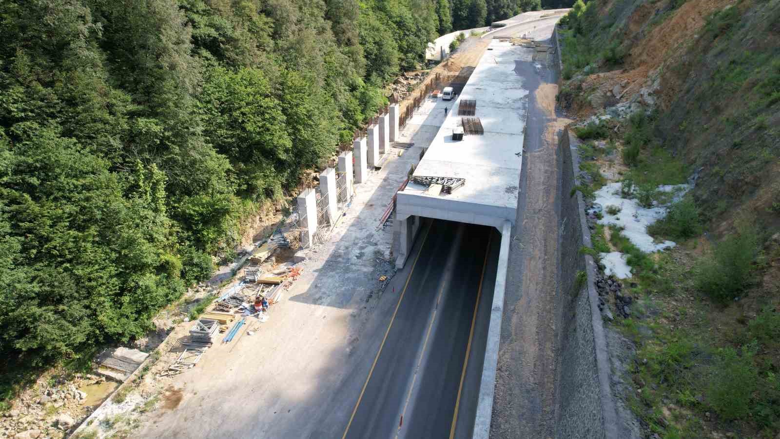 Heyelanın ardından &lsquo;koruma t&uuml;neli&rsquo; &ccedil;alışmaları hız kazandı
