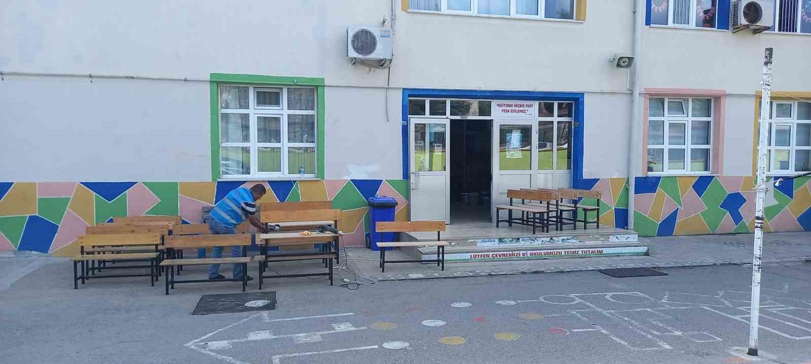 Denetimli serbestlik y&uuml;k&uuml;ml&uuml;leri okulları g&uuml;zelleştiriyor
