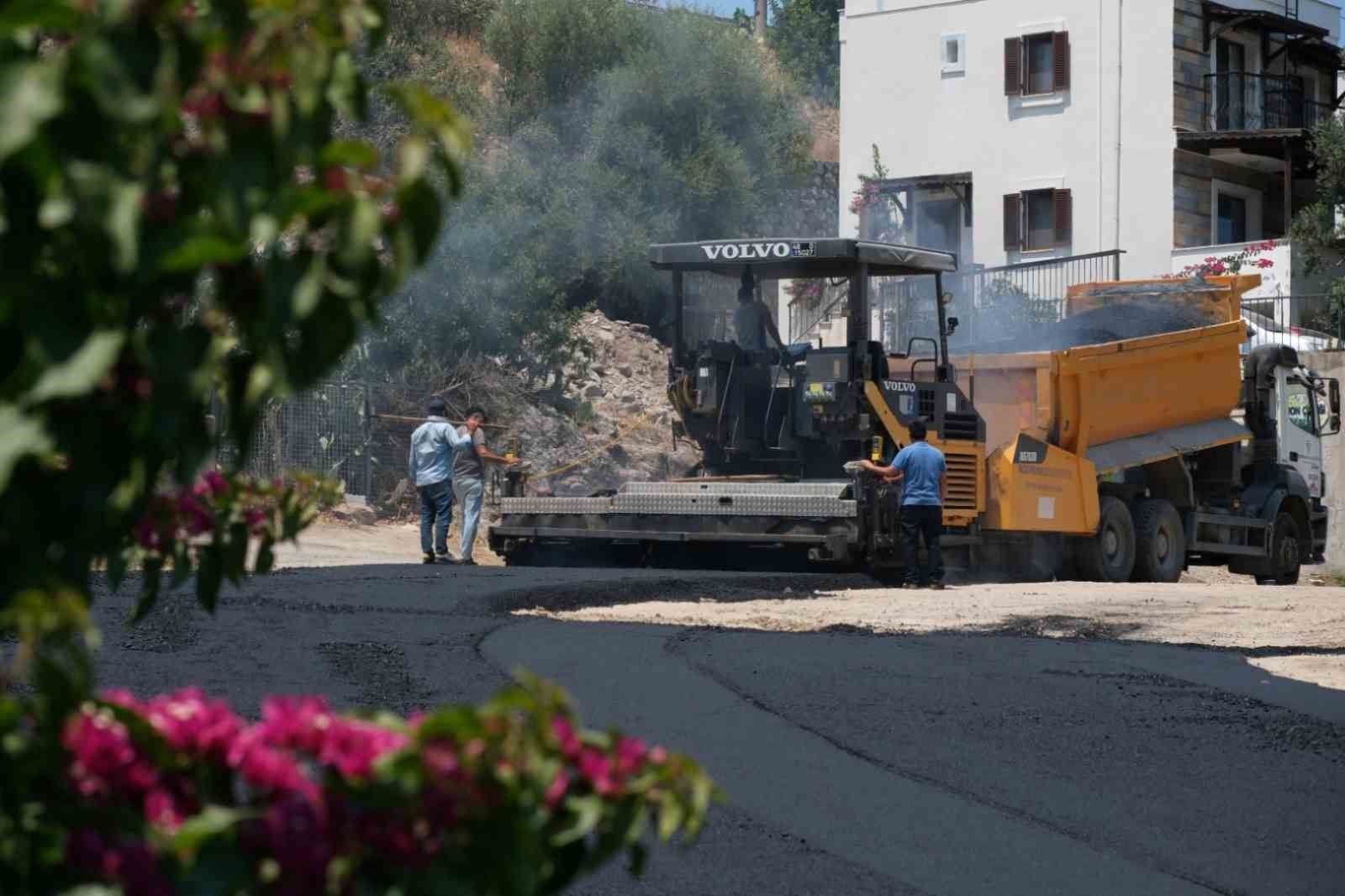Bodrum Belediyesi asfalt çalışmalarına devam ediyor