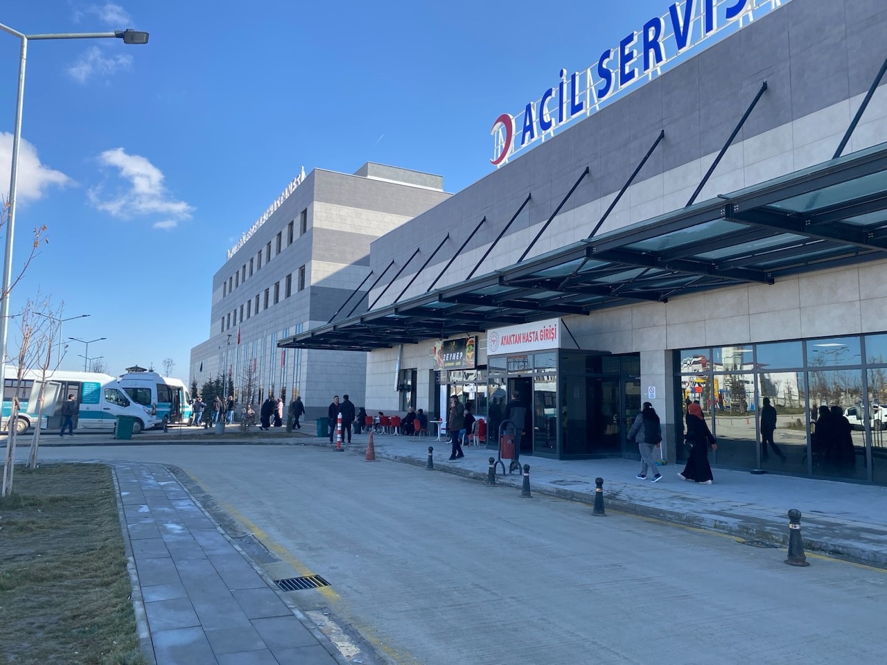 Hava ambulansı b&ouml;brek hastası i&ccedil;in havalandı
