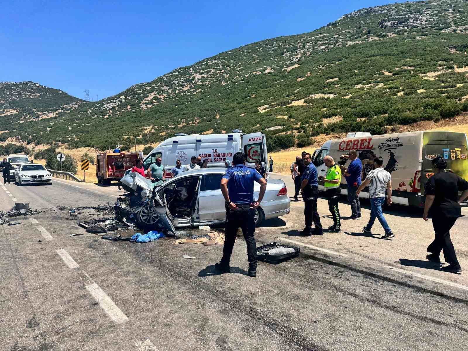 Isparta’da 2 otomobil çarpıştı: 1 ölü, 9 yaralı