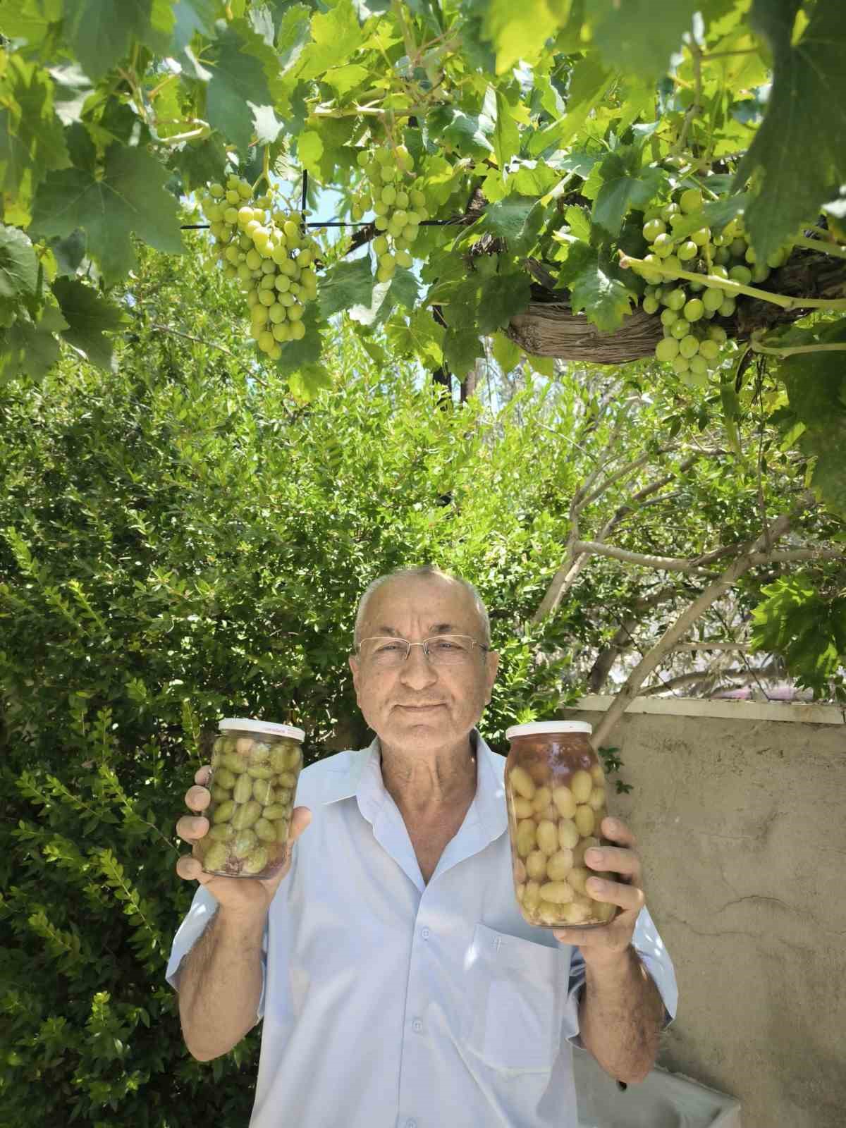 Sarıg&ouml;l&rsquo;de Mevlana &uuml;z&uuml;m&uuml;nden yapılan turşu yoğun ilgi g&ouml;rd&uuml;
