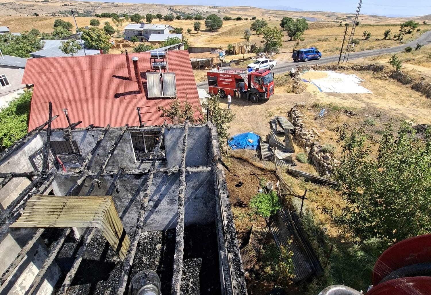 Arapgir’de korkutan ev yangını