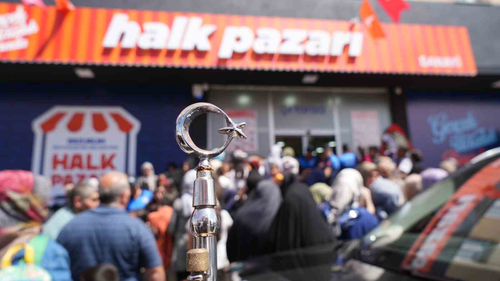 Başkan Sekmen; "Halk pazarları g&ouml;n&uuml;l belediyeciliğinin yansımasıdır"
