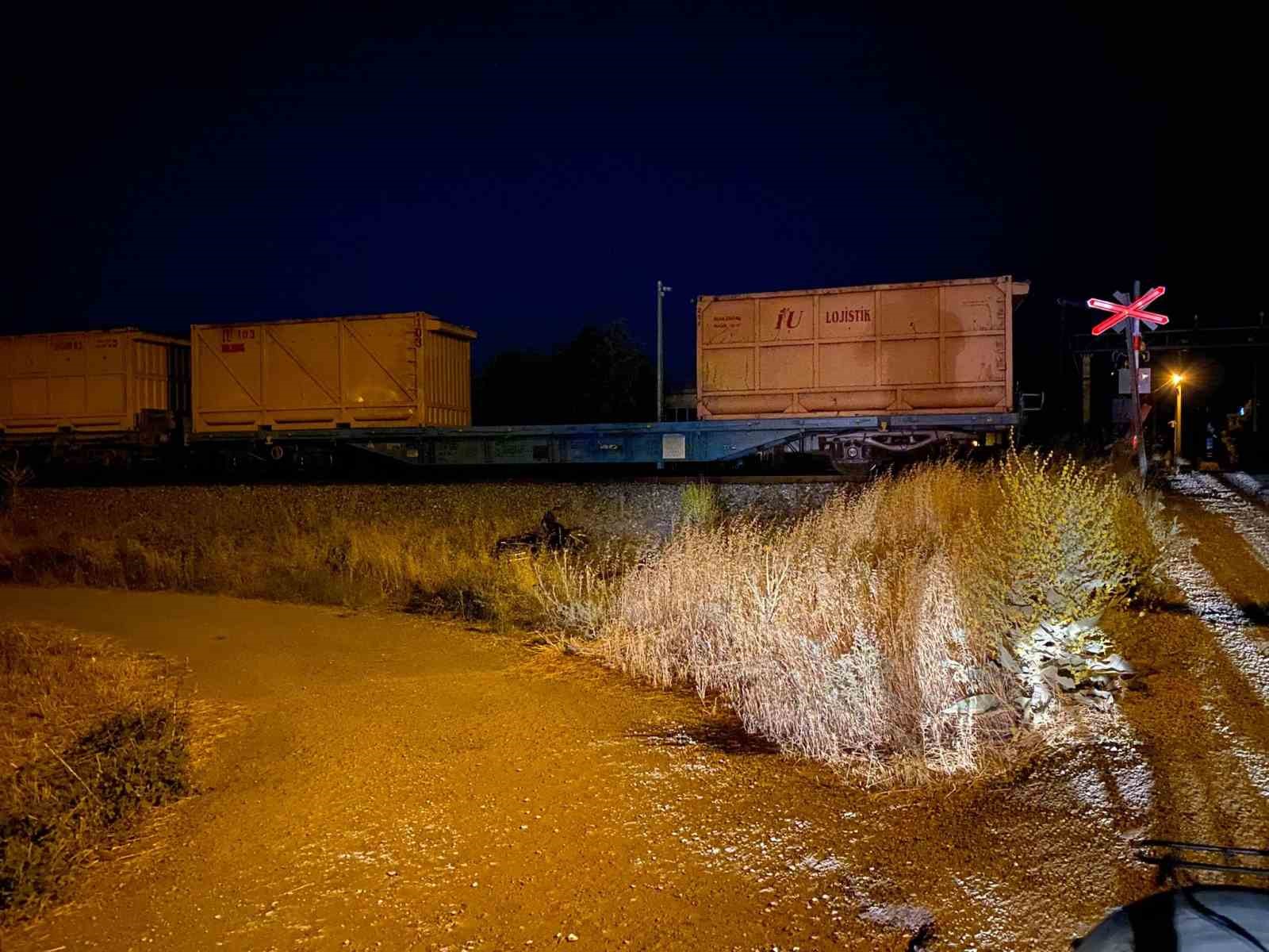 Hemzemin geçitte trenle çarpışan yaşlı motosiklet sürücüsü hayatını kaybetti