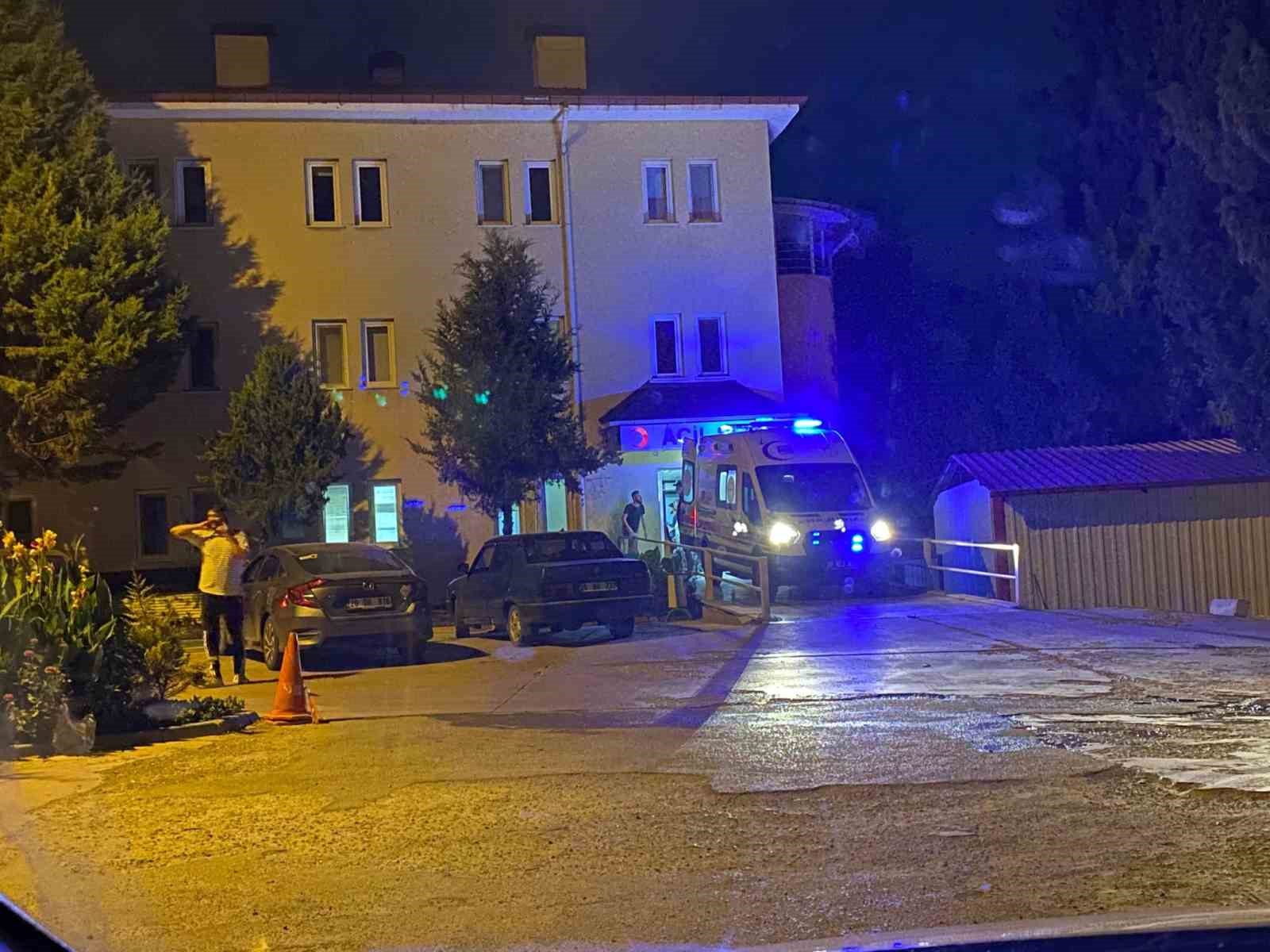 Hemzemin ge&ccedil;itte trenle &ccedil;arpışan yaşlı motosiklet s&uuml;r&uuml;c&uuml;s&uuml; hayatını kaybetti
