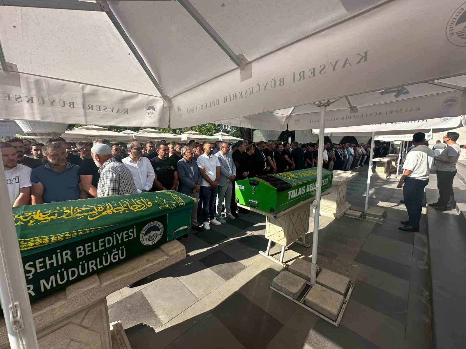 İYİ Parti Genel Başkan Başdanışmanı Kılın&ccedil;&rsquo;ın kardeşi son yolculuğuna uğurlandı
