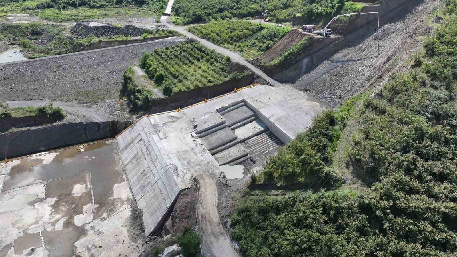 Terme’yi selden koruyacak Salıpazarı Barajı’nda sona doğru