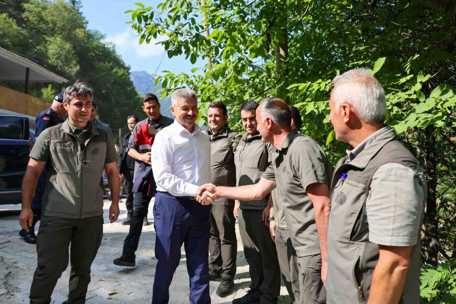 Artvin’de 5 bin kırmızı benekli alabalık doğaya salındı