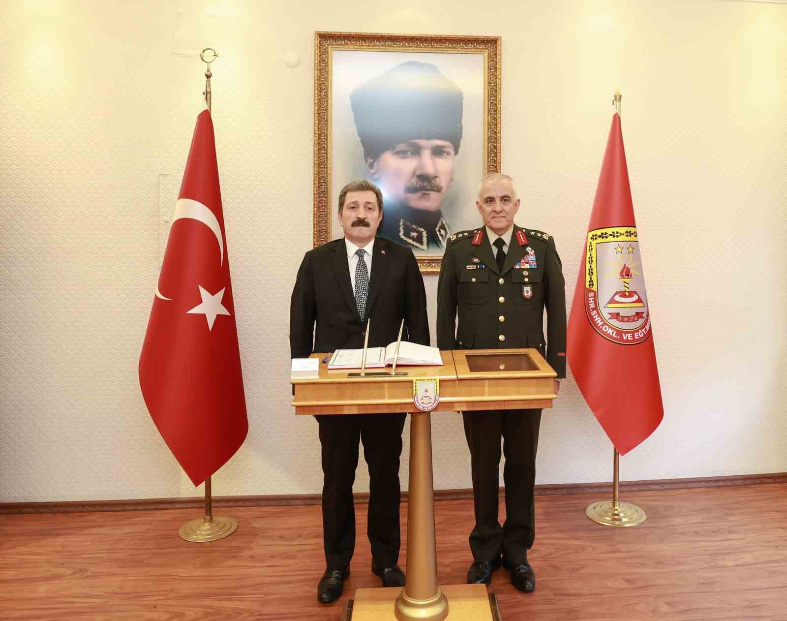 15 Temmuz gazisi Tümgeneral Ala’ya anlamlı ziyaret