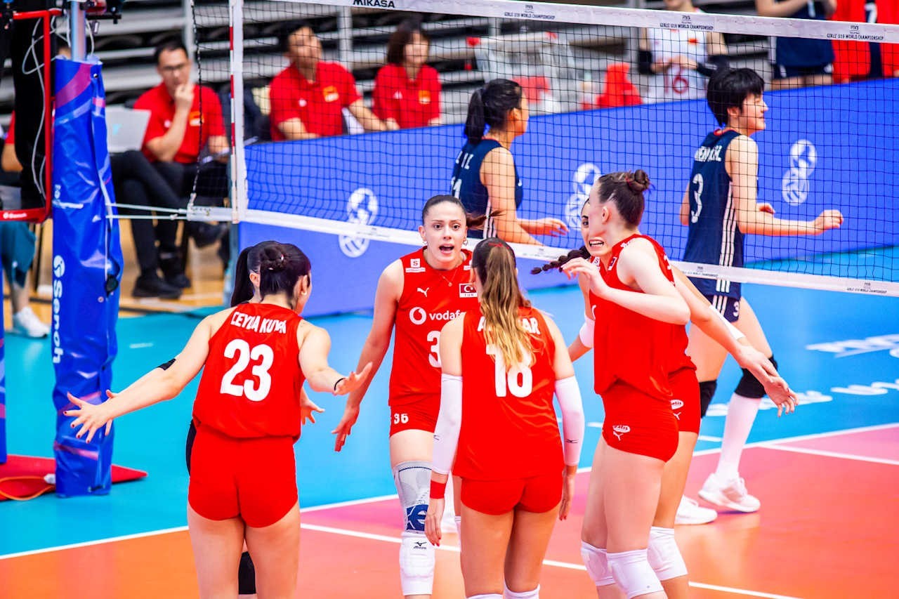 U19 Milli Kadın Voleybol Takımı yarı finalde
