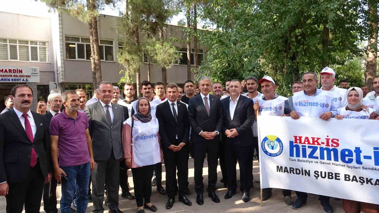 Mardin B&uuml;y&uuml;kşehir Belediyesi&rsquo;nden iş&ccedil;i maaşlarına 8 bin lira zam m&uuml;jdesi
