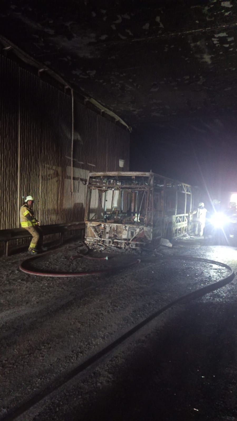 Zincirlikuyu&rsquo;da İETT otob&uuml;s&uuml;ndeki yangın

