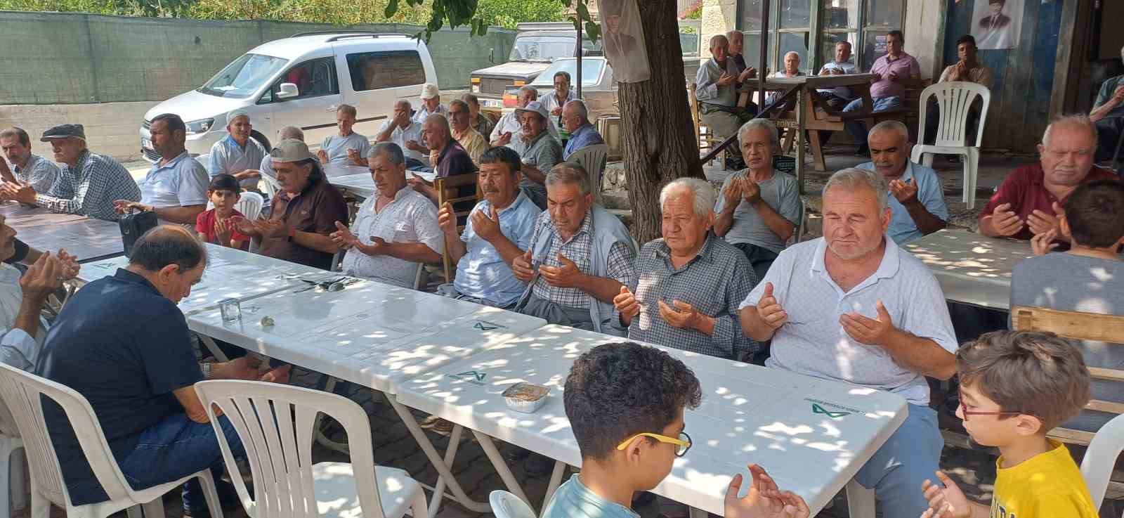 Tarsus’ta imece usulü aşure ikramı