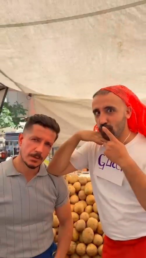 Videoları büyük ilgi gören pazarcılar Demet Akalın ve Sefo’ya seslendi: "Bir araya gelmeyi çok isterdik, pazara davet ediyoruz"

