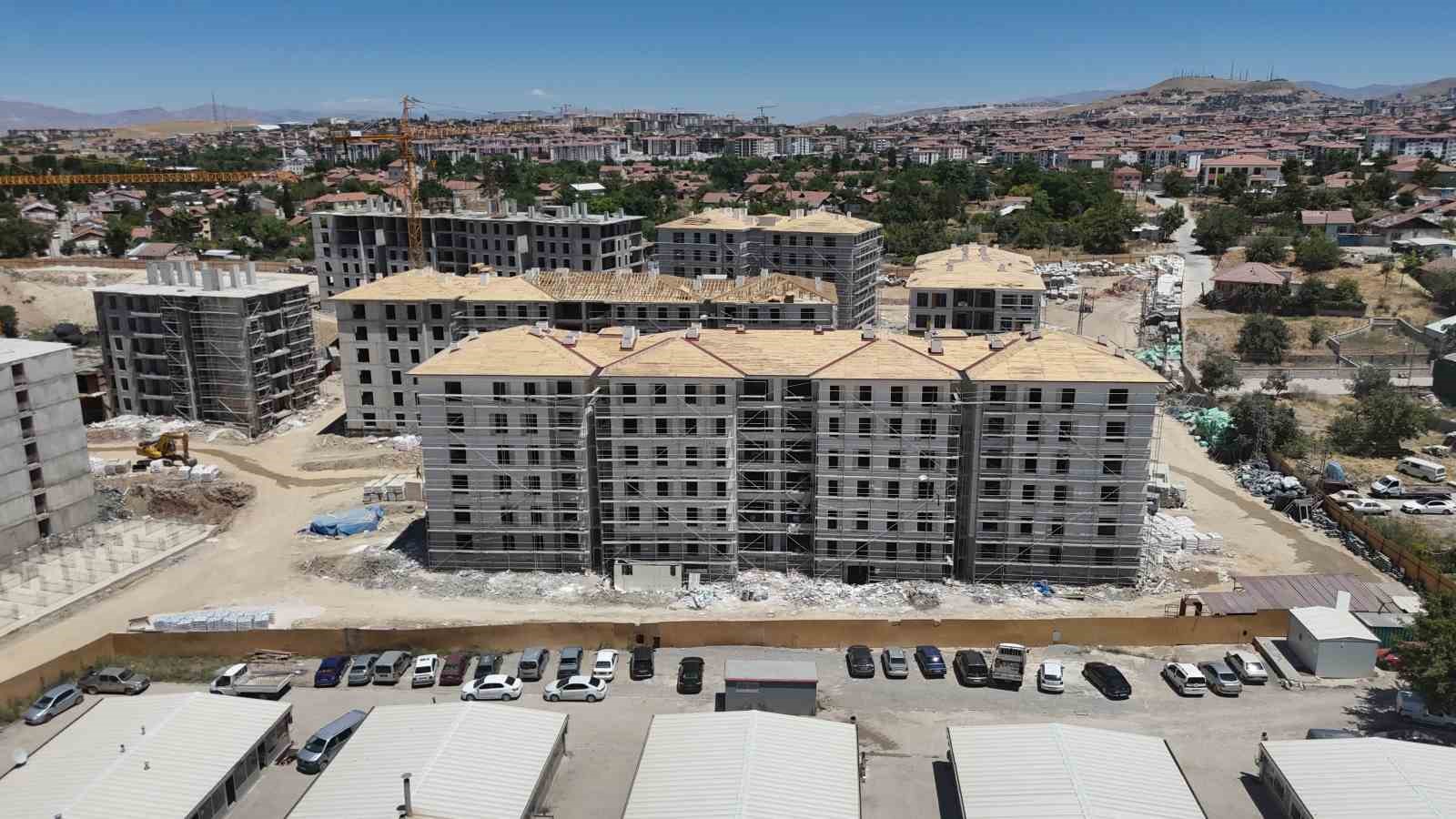 Kiltepe Mahallesi’nde 770 deprem konutunun kaba inşaatı tamamlanmak üzere