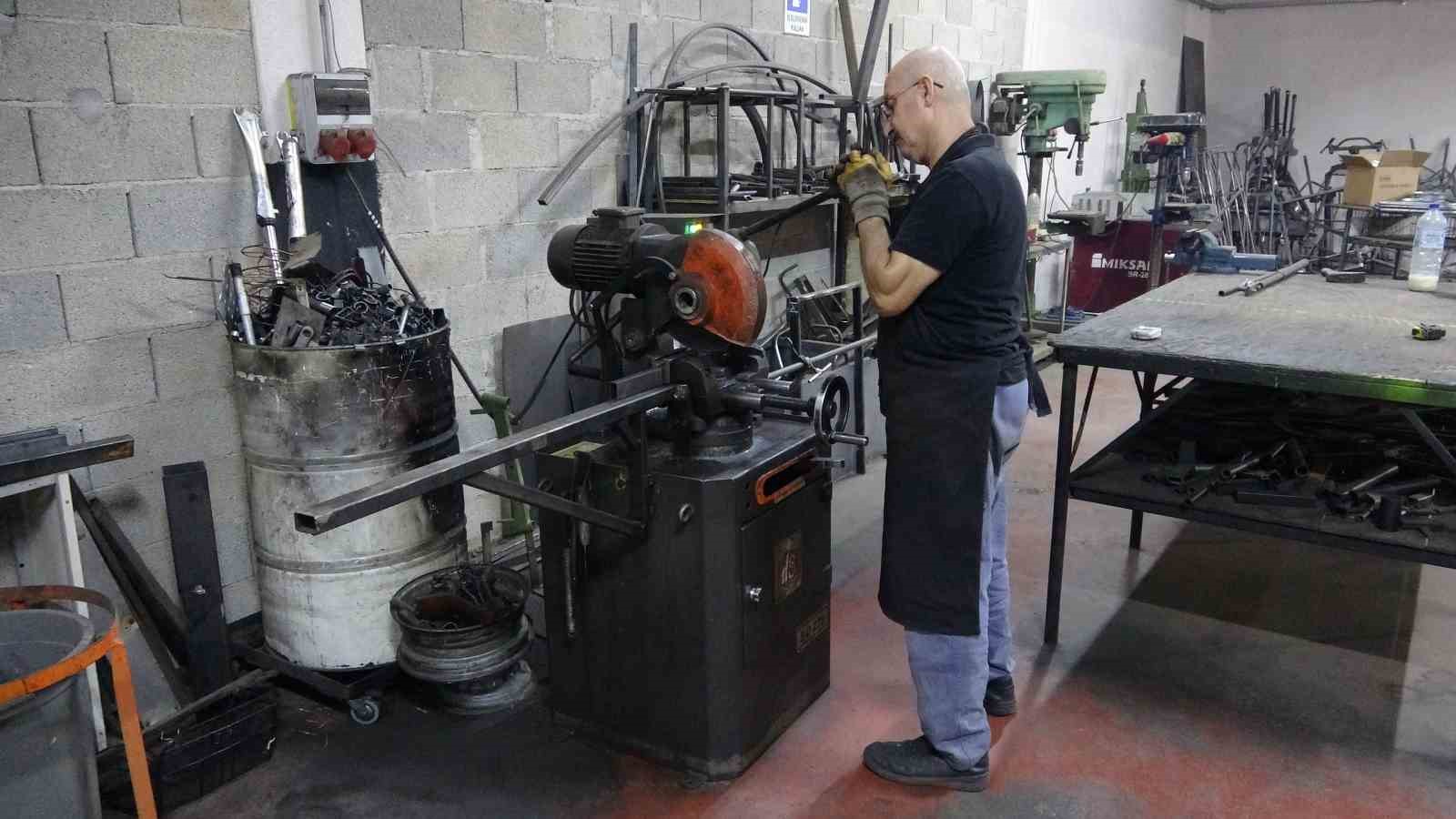 El emeğiyle üretilen yerli mikrobolite ulaşım araçları, 20’den fazla ülkeye ihraç ediliyor
