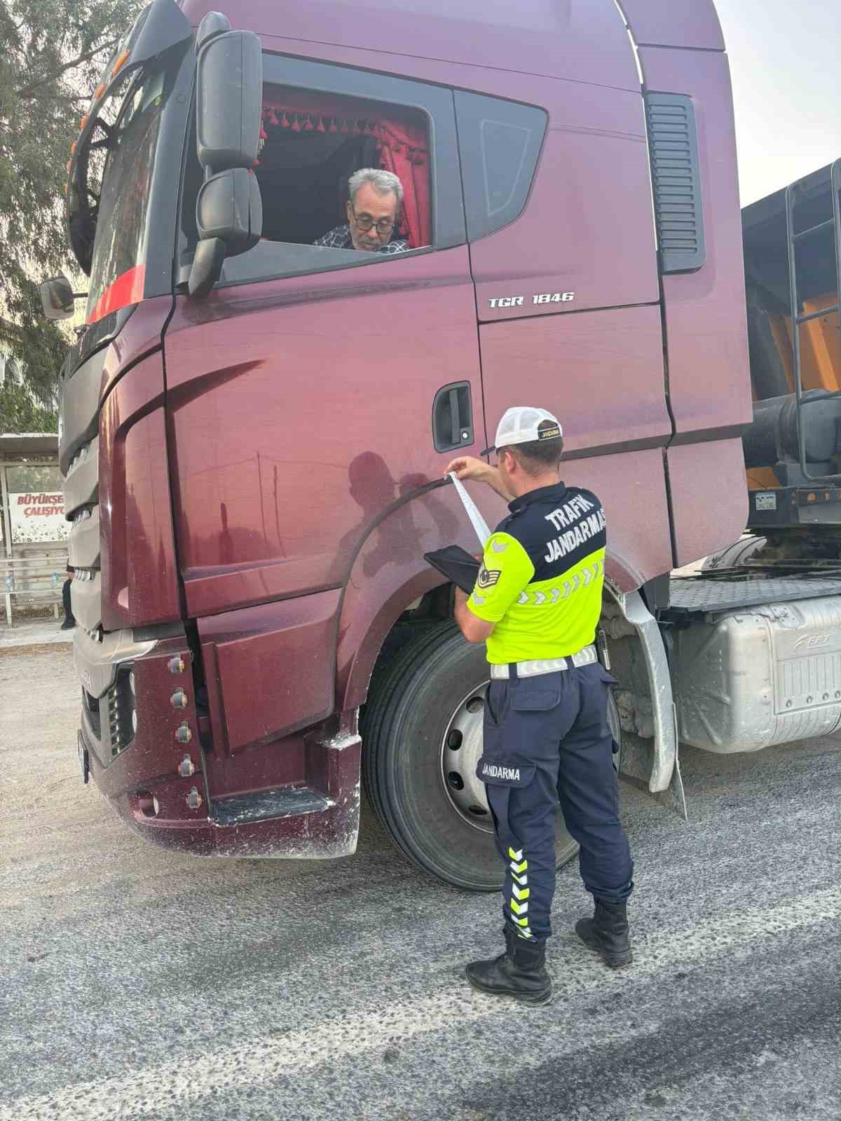 Karpuzlu’da sürücüler denetlendi