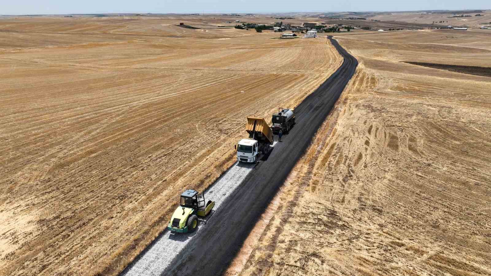 İki ilçeye bağlı 8 mahalle ve 11 mezra yolu asfaltlandı