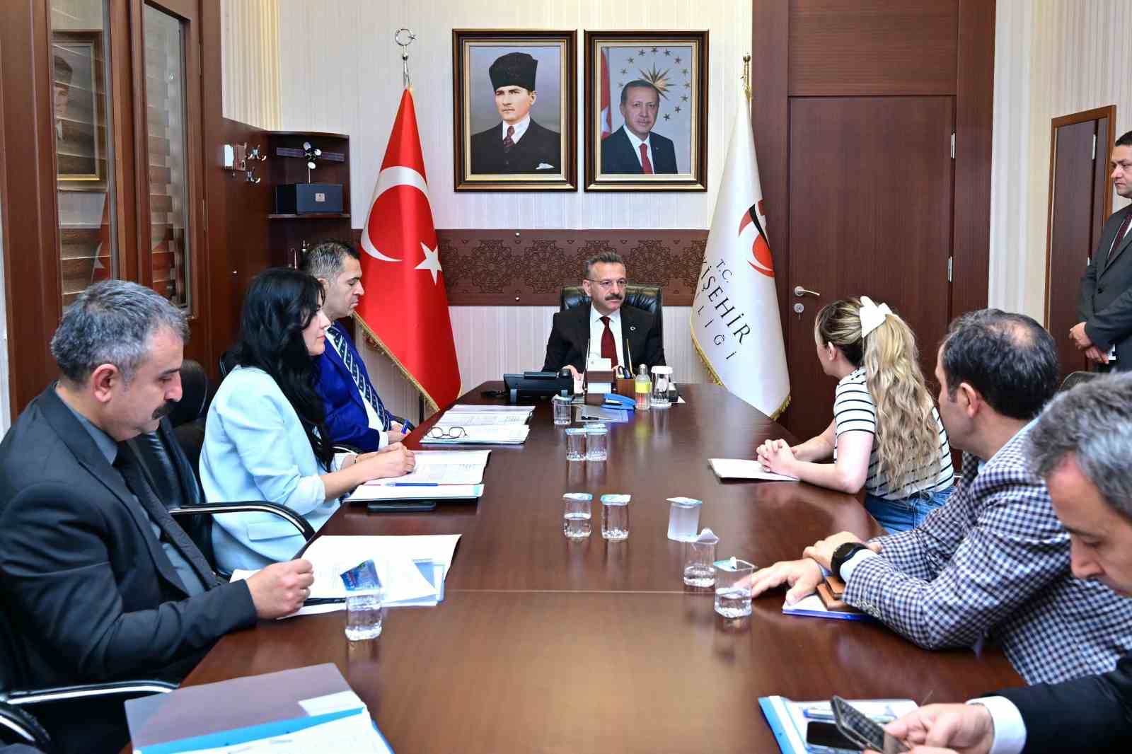 Vali Aksoy, vatandaşların taleplerini dinledi