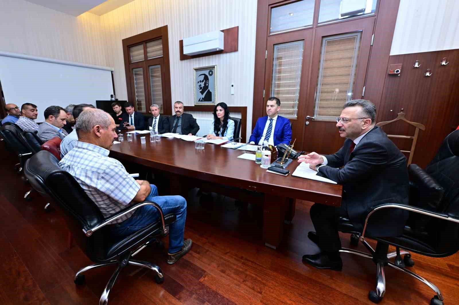 Vali Aksoy, vatandaşların taleplerini dinledi