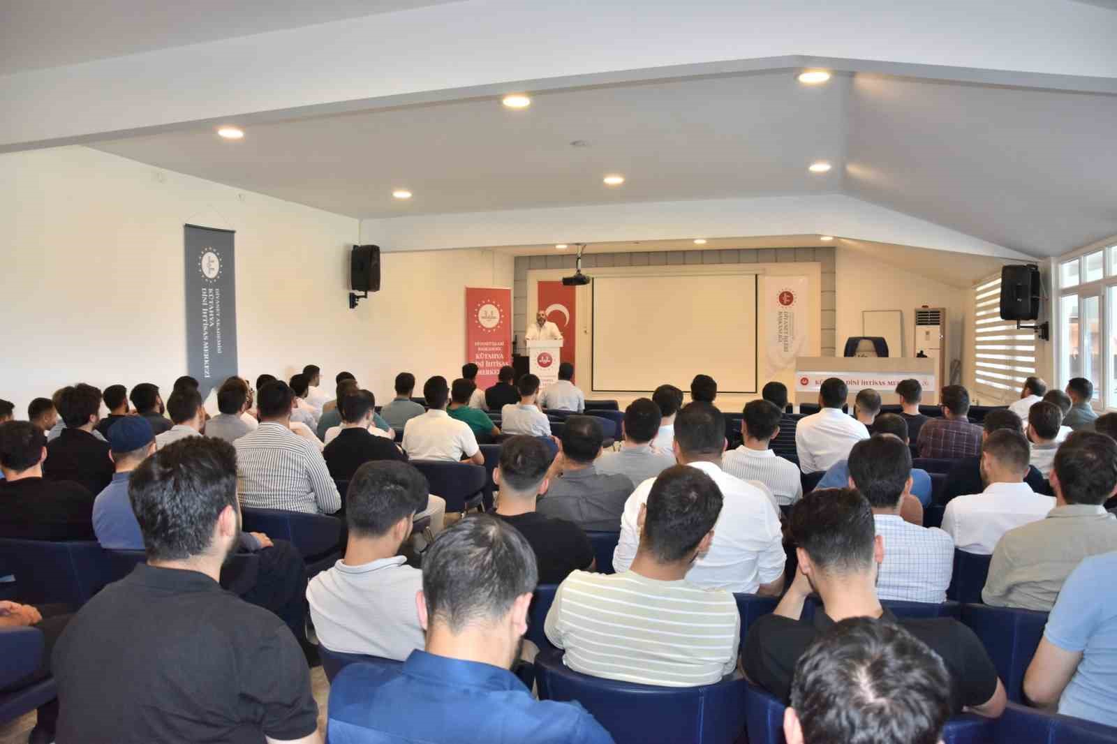 K&uuml;tahya Dini İhtisas Merkezi&rsquo;nde hem eğitim hem etkinlik dolu g&uuml;nler
