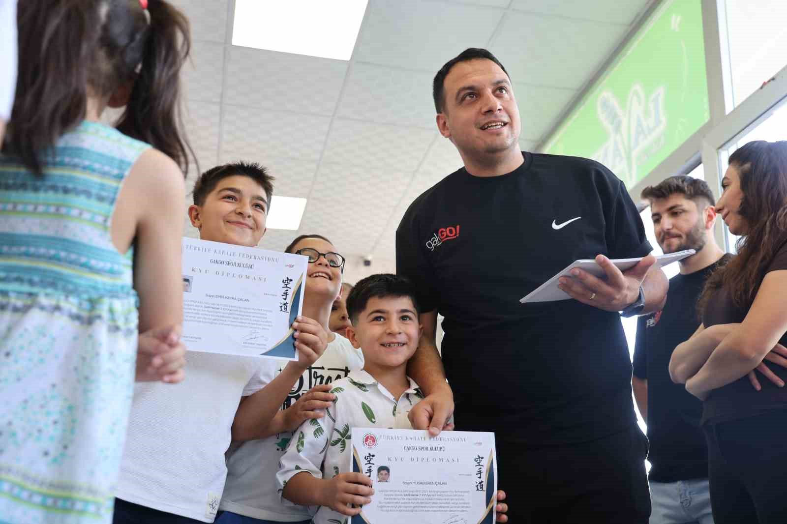 Gakgo Spor Kul&uuml;b&uuml;&rsquo;nde başarı g&ouml;steren 67 sporcuya sertifikaları verildi
