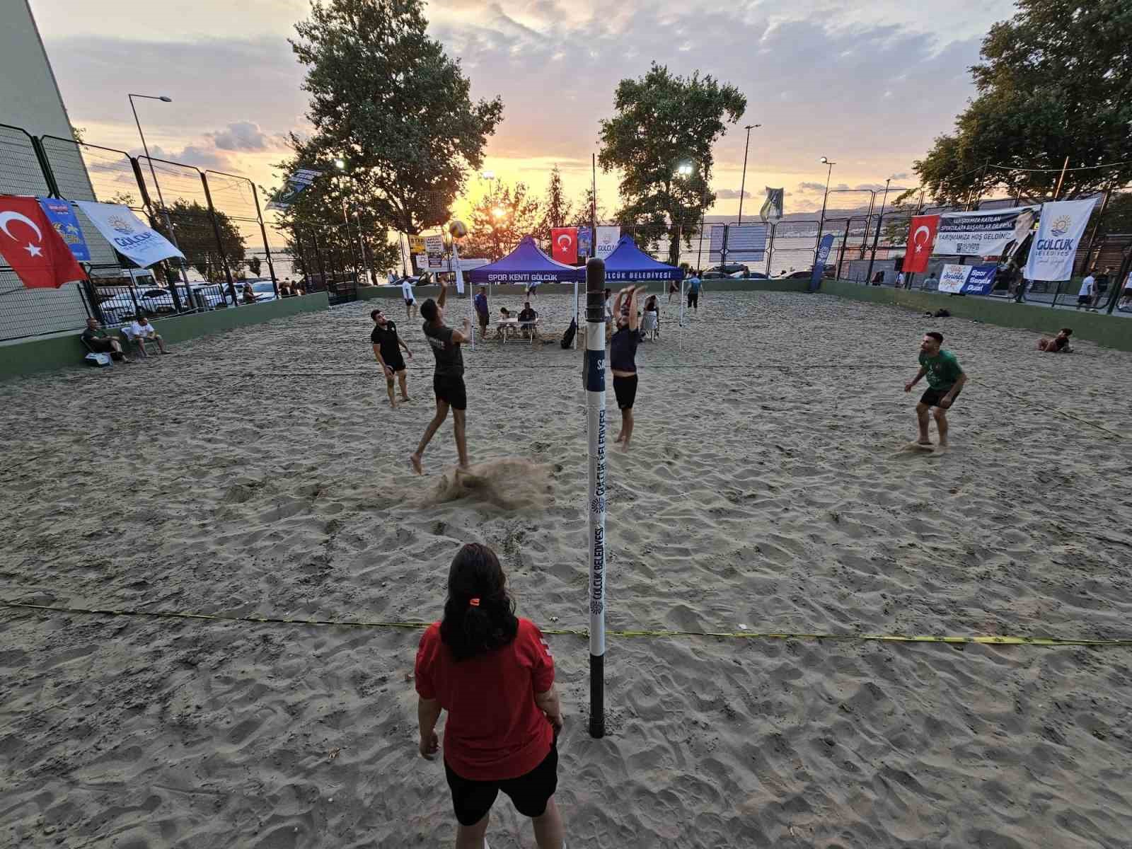 Gölcük’te her yıl şenliğe dönüşen turnuva başladı
