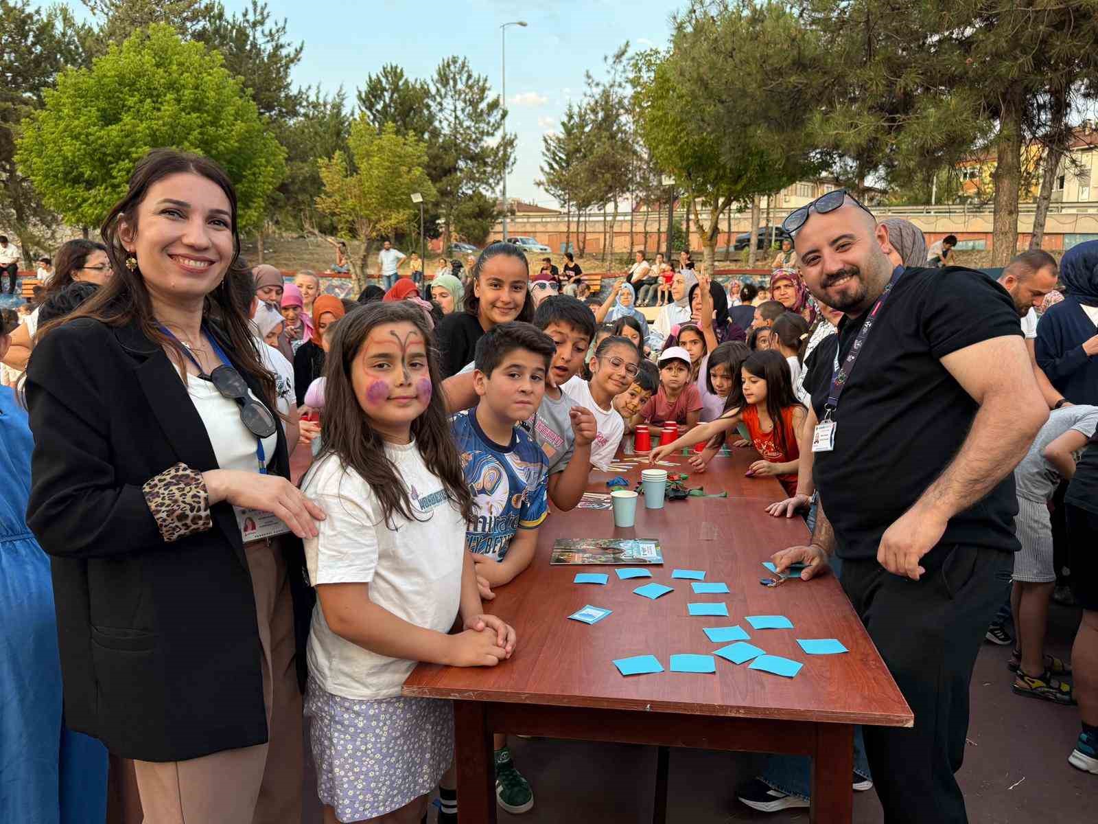 "Bilimsel Oyun Gecesi" &ccedil;ocuklardan yoğun ilgi g&ouml;rd&uuml;
