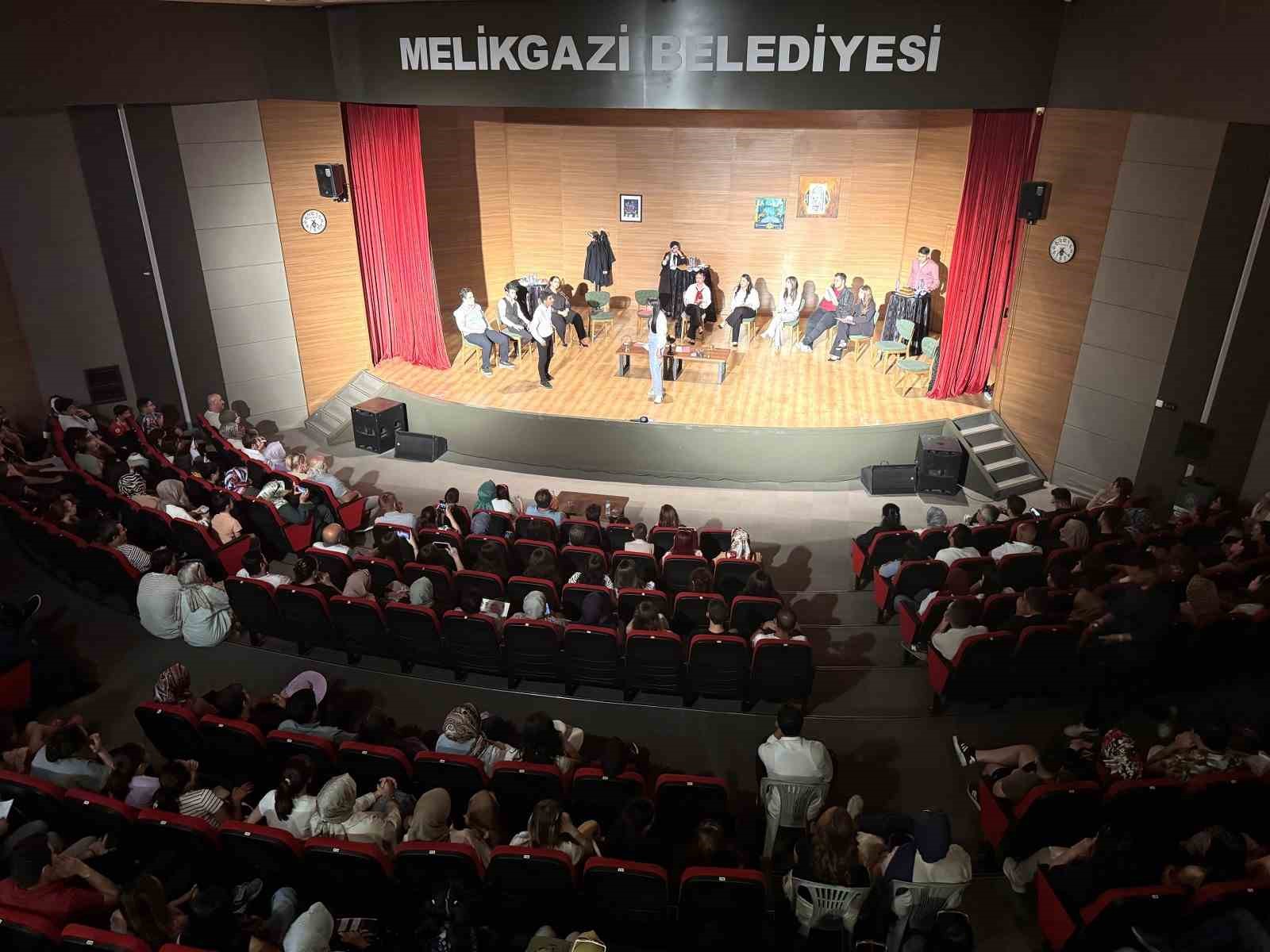 Melikgazi’den kültür sanata destek